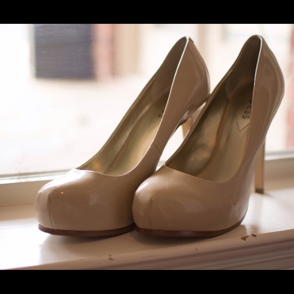 GUESS Nude Heel