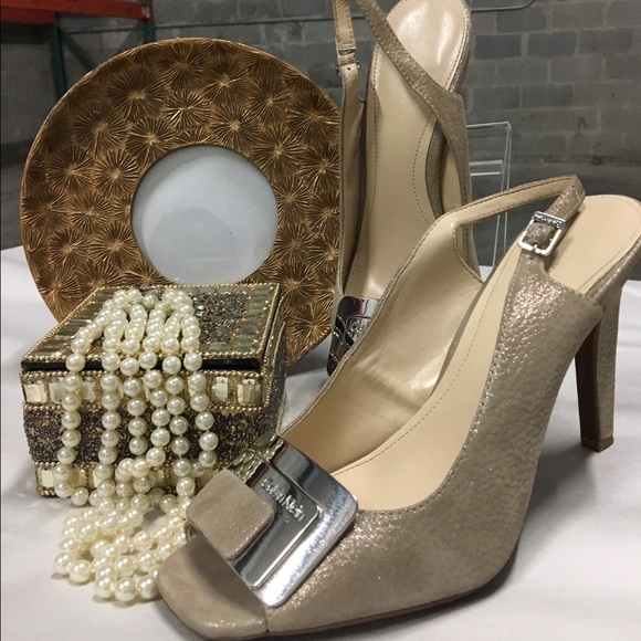 Shoes - Picture 2 of 3