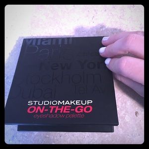 BRAND NEW STUDIO MAKE UP shadow PALETTE!