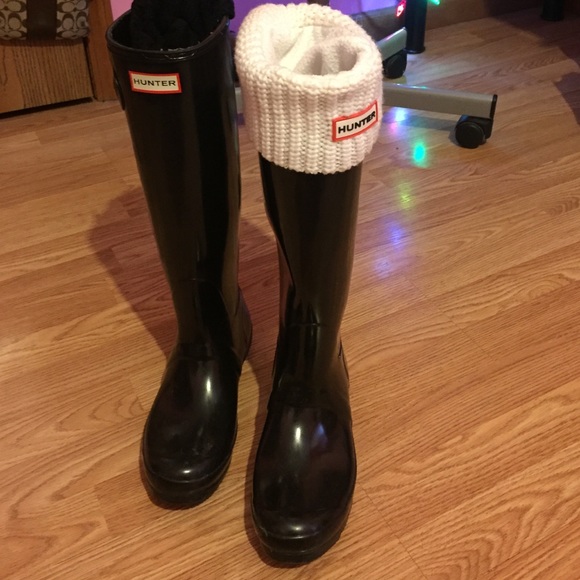 Hunter Rain Boots plus 3 different pairs of socks