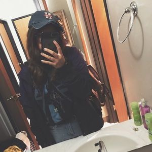 Meet your Posher, Fidelina