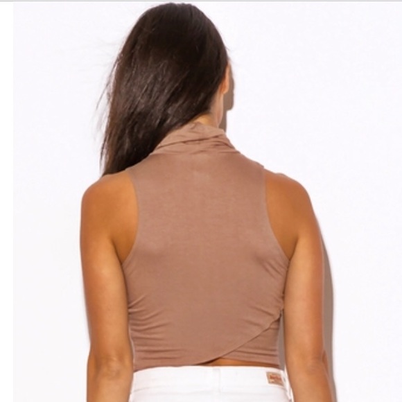 High Line Crop Top - Picture 4 of 4