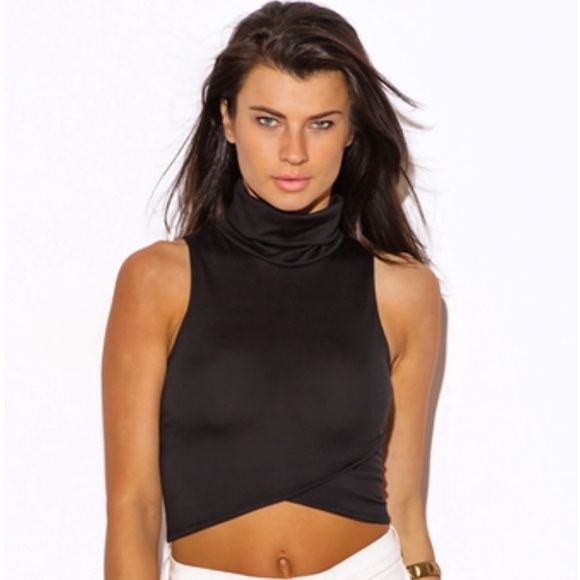 High Line Crop Top - Picture 2 of 4