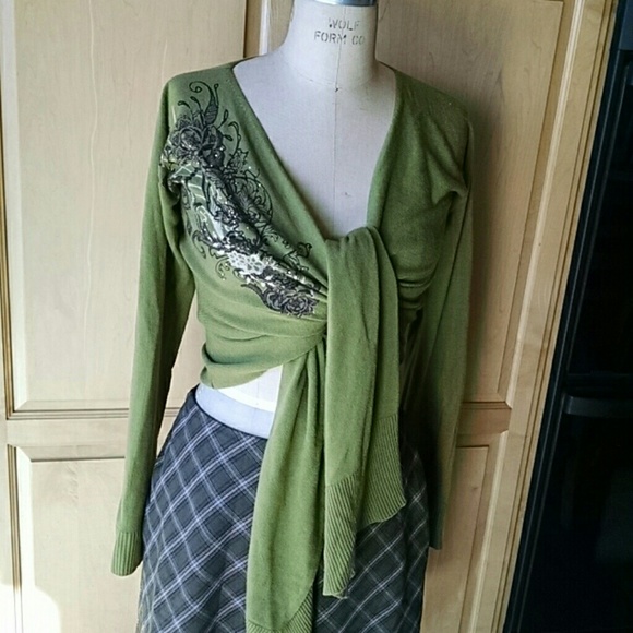 Olive acrylic Apt. 9 wrap sweater