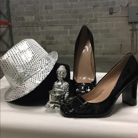 Shoes - Picture 2 of 3