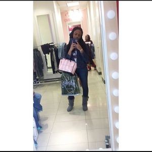 Meet your Posher, Lanaira