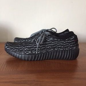 Black and white knit sneakers