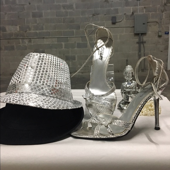 Shoe - Picture 2 of 3