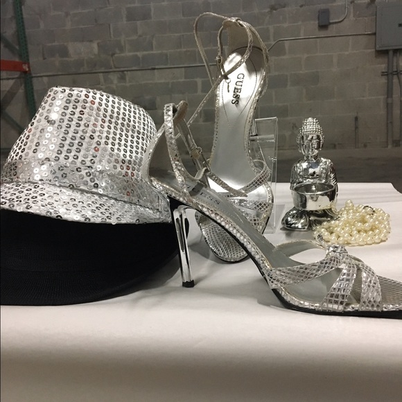 Shoe - Picture 3 of 3