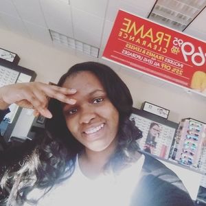 Meet your Posher, Veronica