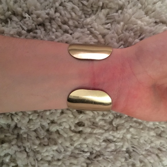 Gold bangle - Picture 2 of 4