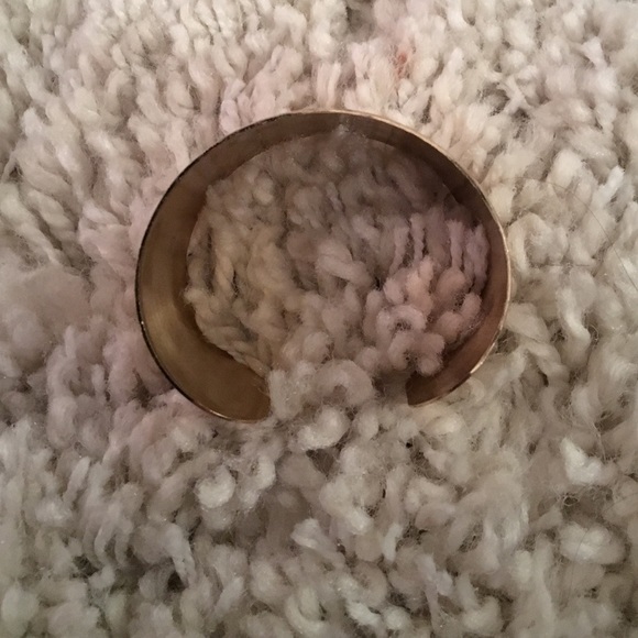 Gold bangle - Picture 3 of 4