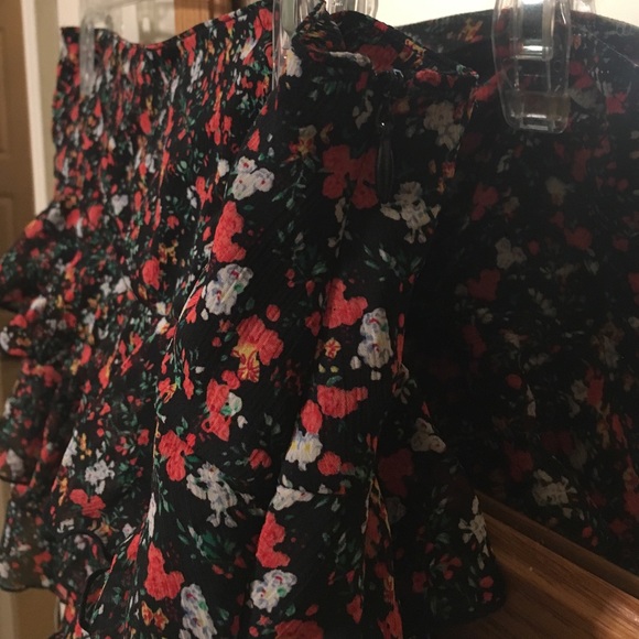 F21 - Floral Ruffle Skirt - Picture 2 of 3