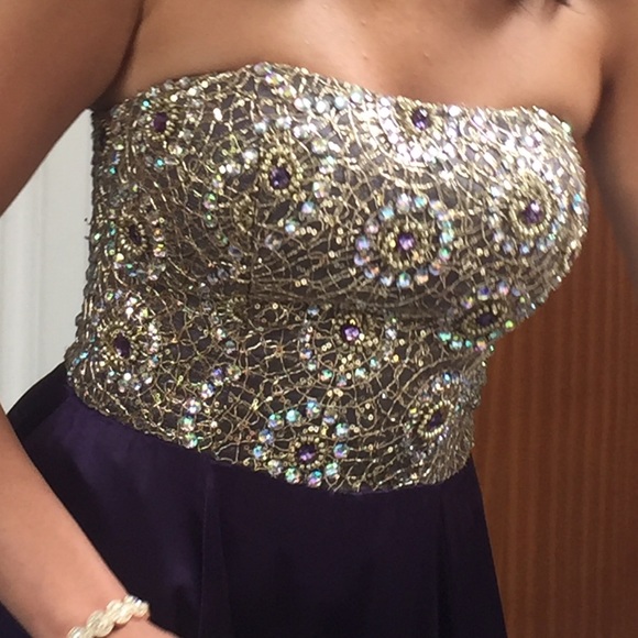 PROM DRESS 👗 - Picture 3 of 4