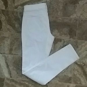 White skinny jeans