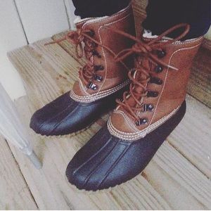 Duck boots