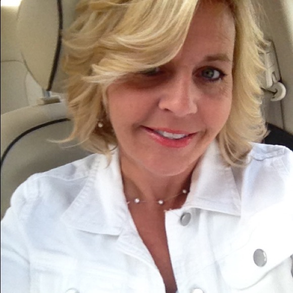 Meet your Posher, Christine