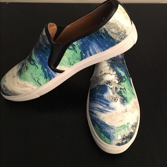 Steve Madden Ebony Slip-on Shoes