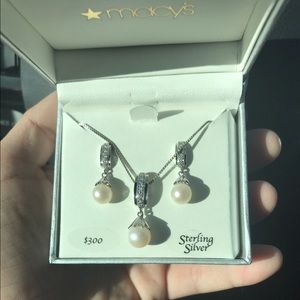 Sterling silver pearl jewelry set