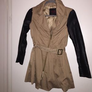 🔥Camel and Black coat- M