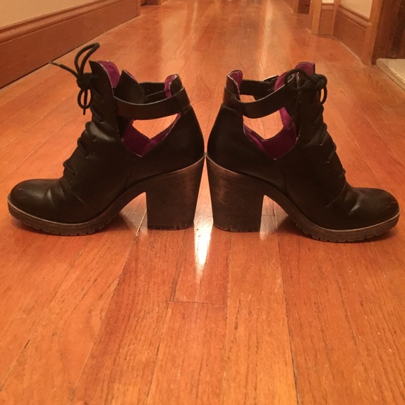 Cutout Booties - Picture 2 of 3