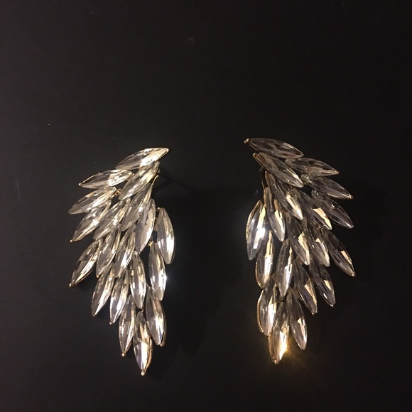 ⚜Luxe Wing Crystal Earrings⚜ - Picture 3 of 8