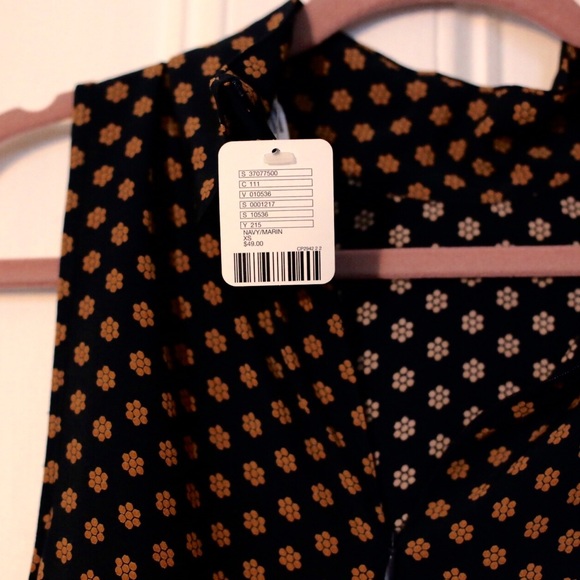 UO Printed Collared Sleeveless Top - Picture 3 of 3