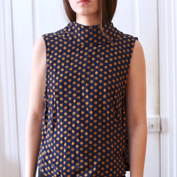 UO Printed Collared Sleeveless Top - Picture 1 of 3