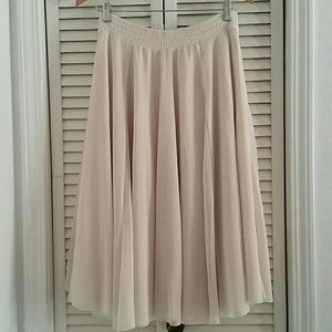 H&M Full Skirt with Elastic Waistband