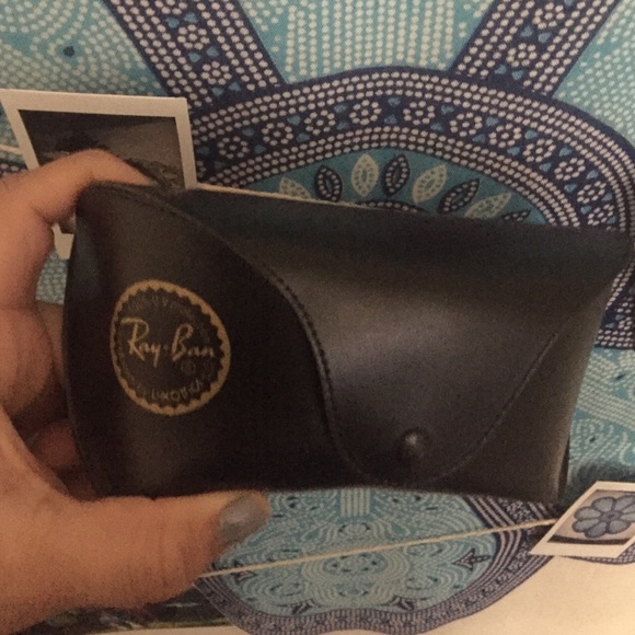 Ray ban case NOT GLASSES