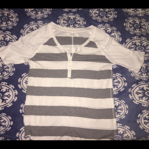 Men's medium striped Aeropostale tee shirt