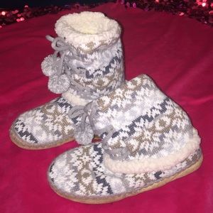 Old Navy comfy slippers, never worn.