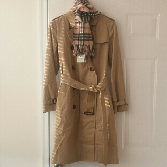 Burberry trenchcoat