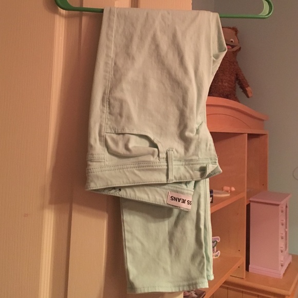Mint cropped jeans