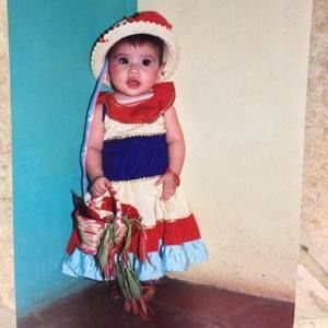 Meet your Posher, Lesly