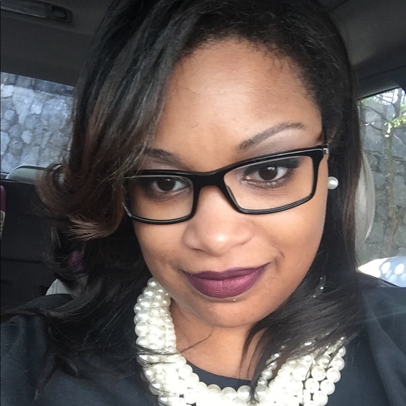 Meet your Posher, Fayolah - Picture 2 of 2