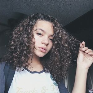 Meet your Posher, Alisha