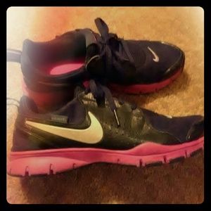 (7.5) NIKE H20 REPEL IN SEASON TR
