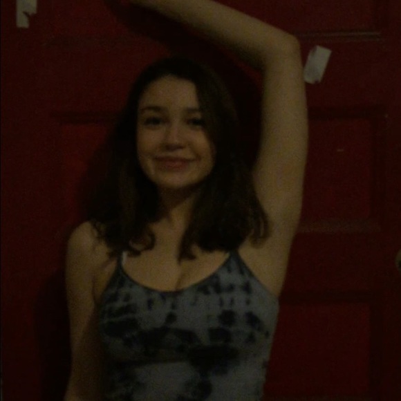 Meet your Posher, Olivia