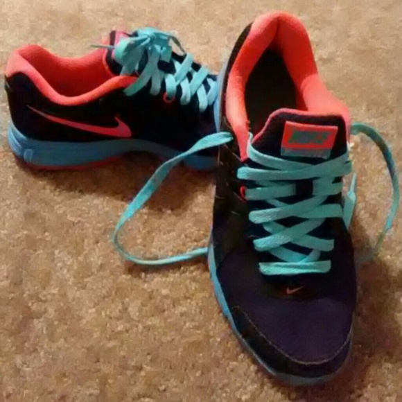 NIKE REVOLUTION 2