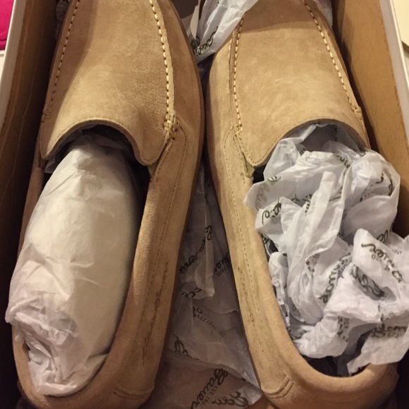 Eddie Bauer suede shoes