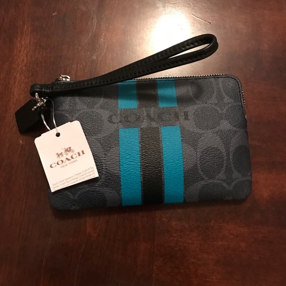 coach wristlet - Picture 1 of 4