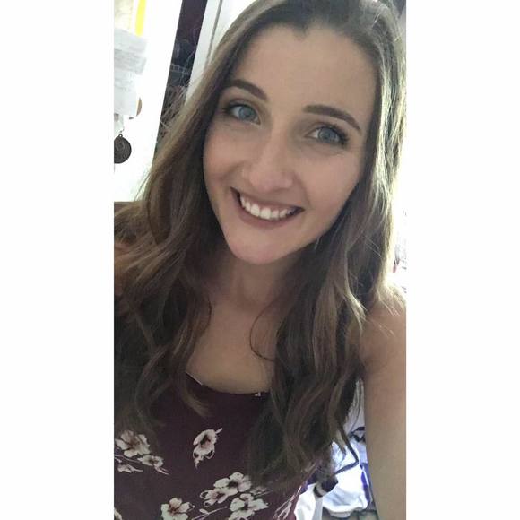 Meet your Posher, Mia