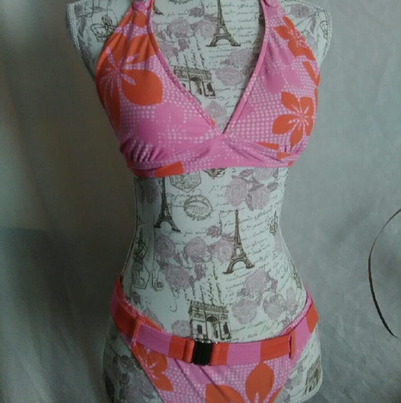 Bikini - Picture 2 of 3