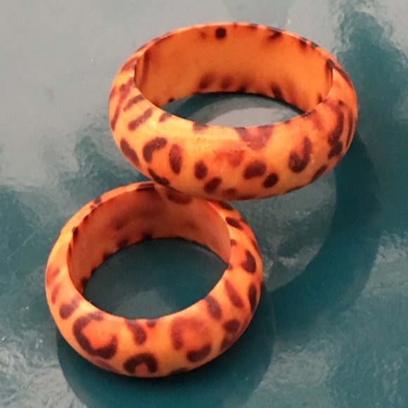 🐆Unique wooden ring with leopard spots - Picture 3 of 4