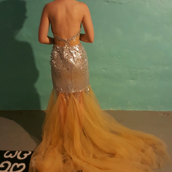 Prom dress - Picture 2 of 2
