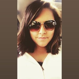 Meet your Posher, Alli