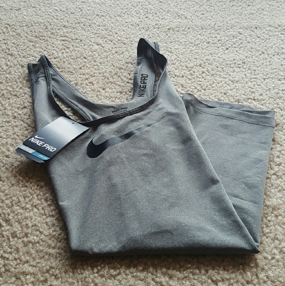 Nike Pro Tank - Size XL - Picture 2 of 3