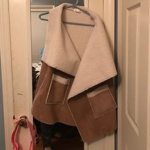 Cute vest never worn