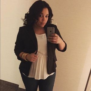 Meet your Posher, Nicole